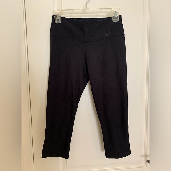 🖤 Nike Women’s Black Crop Dri-Fit Leggings Recycled Material - Size Small - GUC - Picture 1 of 5